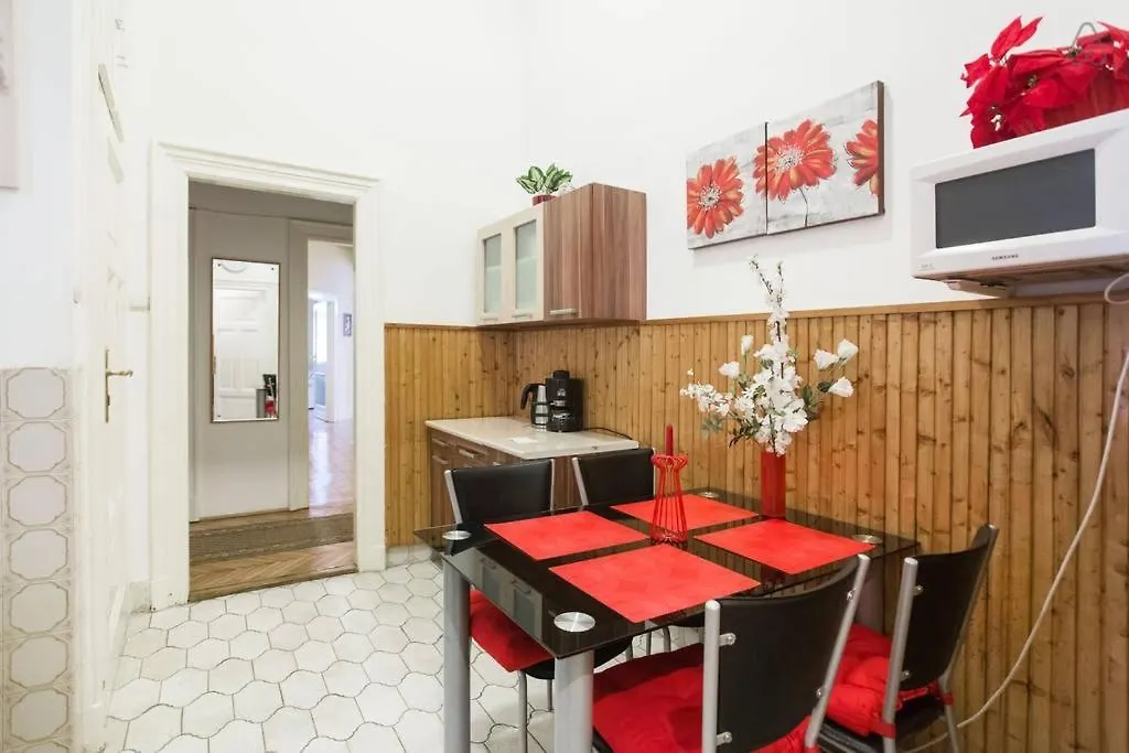 בודפשט Chain Bridge Apartment 0*,  הונגריה