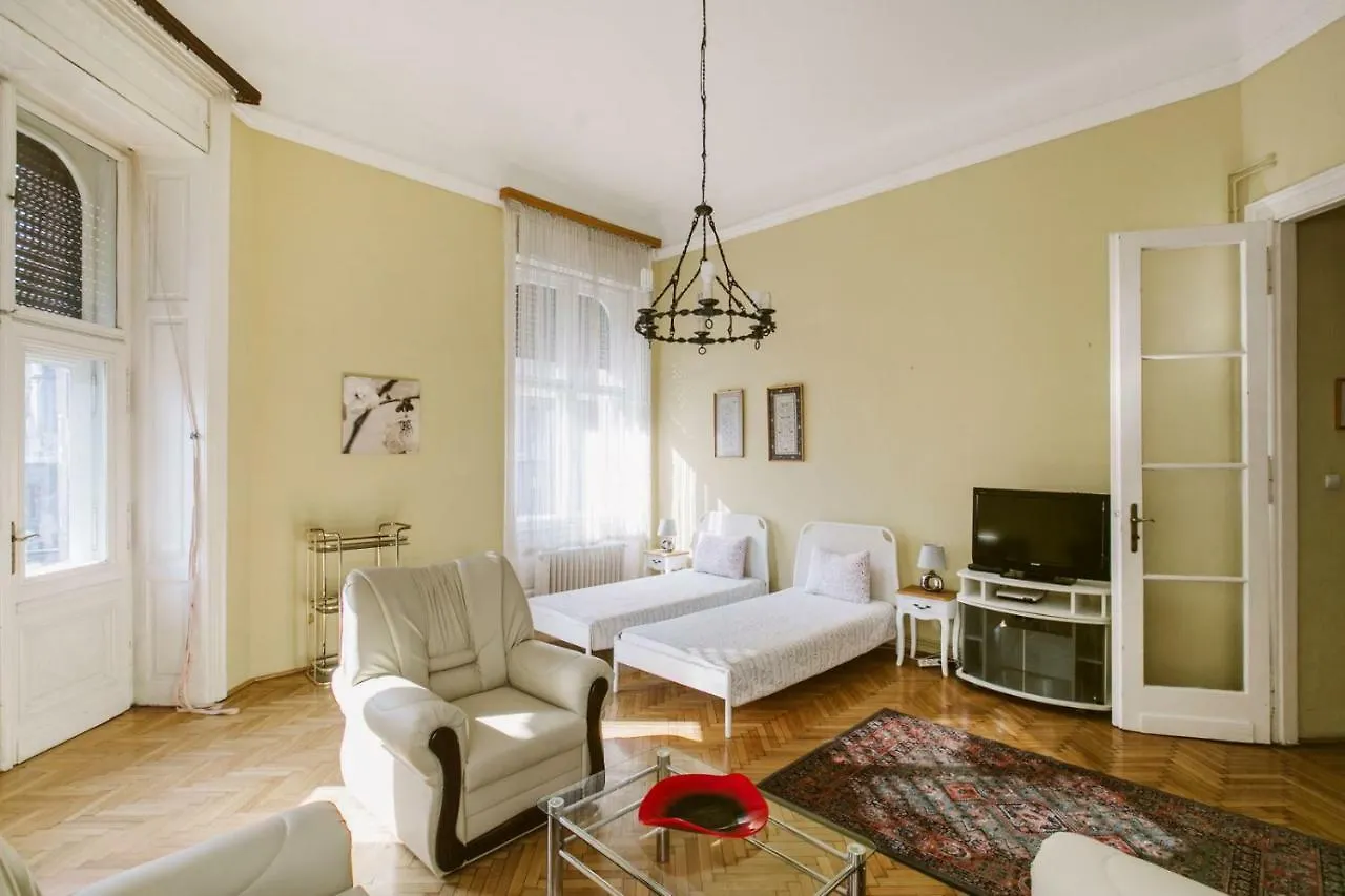 בודפשט Chain Bridge Apartment הונגריה