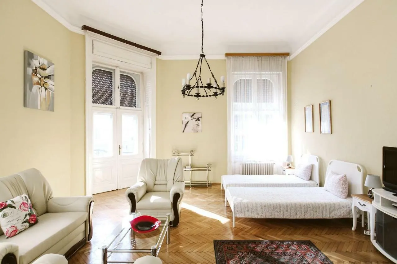 בודפשט Chain Bridge Apartment הונגריה